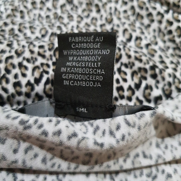 Tahari Leopard Print Ruched Top - Picture 7 of 8